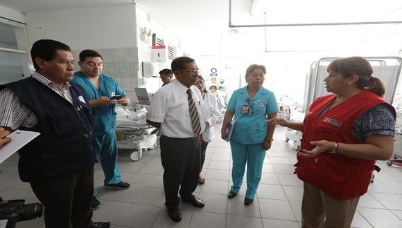 Se necesitan al día hasta 16 camiones cisternas para abastecer por completo el centro de salud. (Foto: Minsa)