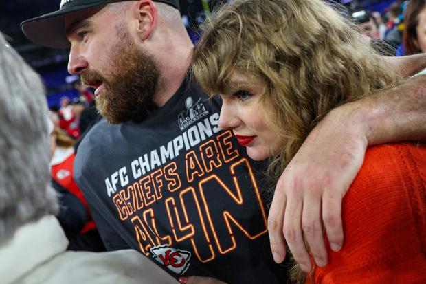 Taylor Swift y Travis Kelce, centro de atención del Super Bowl 2024 | Foto: AFP