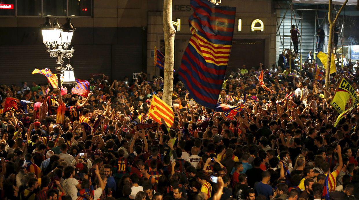 Barcelona: hinchada salió a las calles a festejar el título - 1
