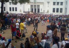 Venezuela: Gobierno mantiene a 14 estudiantes detenidos por protestas