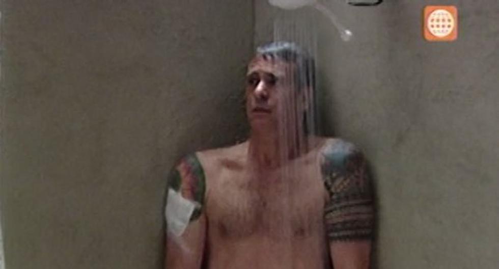 Sergio es sorprendido por Koky en la ducha. (Foto: Captura América TV)