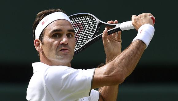 Federer no tuvo problemas para llevarse el segundo set ante Nishikori, quien había comenzado ganando el primer set. (Foto: AFP)
