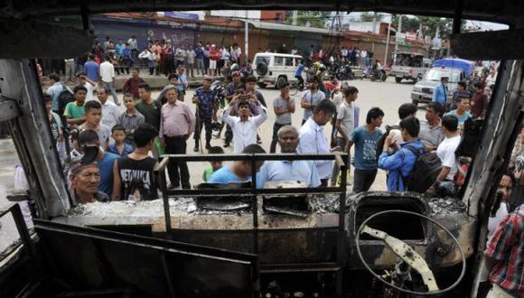 Los accidente de tránsito son frecuentes en Nepal a raíz del mal estado de las rutas, un mal mantenimiento de los vehículos y una forma de conducir peligrosa. (Foto: AFP)