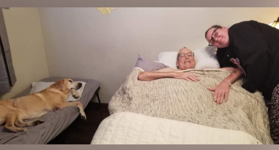 Daniel Hove y su perro llamado Gunner compartieron la misma habitación. Ambos estaban mal de salud. (Facebook: Heather Nicoletti)