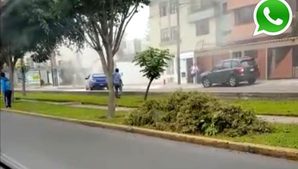 WhatsApp: chofer salvó de milagro en incendio de auto en Surco