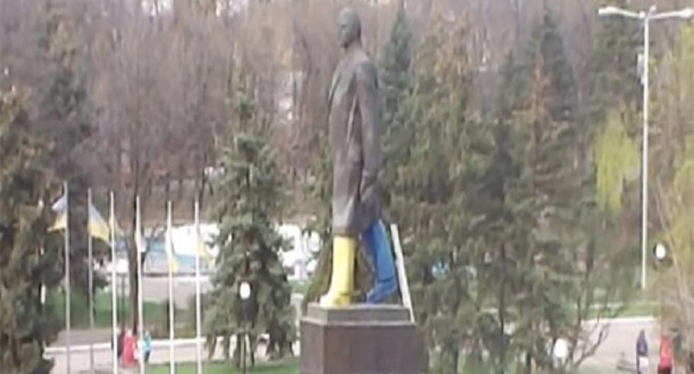 Derriban estatuas de Lenin en Ucrania. (Foto: Captura de YouTube)