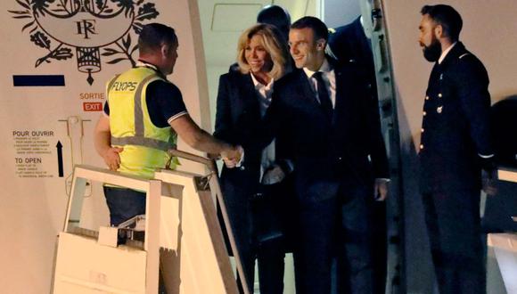 El presidente de Francia, Emmanuel Macron, acompañado de Brigitte, su esposa, llegó a Argentina para participar de la cumbre del G20. (AFP)