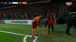 Marcao destrozó el banderín del córner tras su gol ante Barcelona y fue amonestado | VIDEO