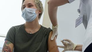 Rusia comenzó a vacunar contra el coronavirus al abrir decenas de centros en Moscú | FOTOS