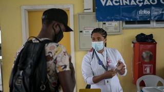 Brasil registra 98 muertes y camina hacia las 608.000 víctimas fatales por coronavirus