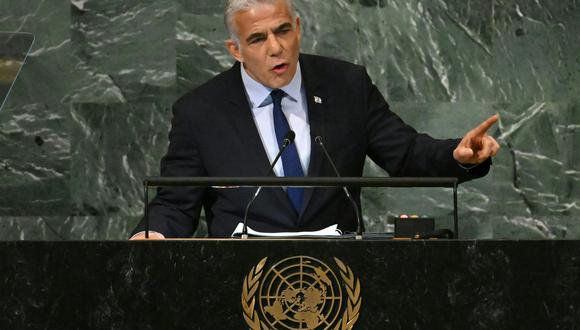El primer ministro de Israel, Yair Lapid, se dirige a la 77ª sesión de la Asamblea General de las Naciones Unidas en la sede de la ONU en la ciudad de Nueva York el 22 de septiembre de 2022. (Foto de TIMOTHY A. CLARY / AFP)