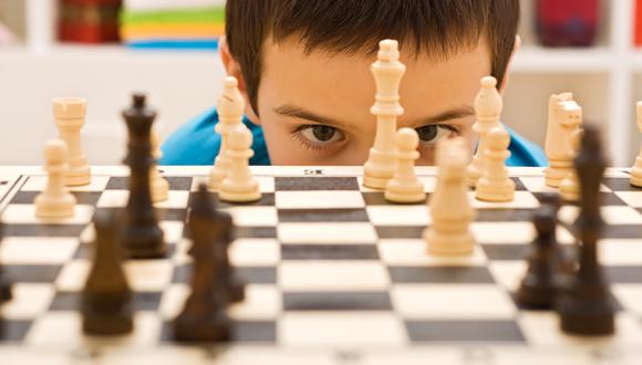 ¿Por qué es bueno que tus hijos jueguen ajedrez?