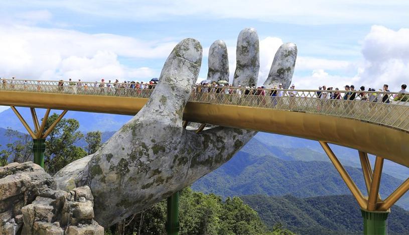 Para darle un aspecto más auténtico, las dos grandes manos han sido envejecidas reflejando el paso del tiempo. (Foto: Difusión)