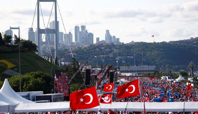 Turquía conmemora un año del fallido intento de golpe contra Erdogan
