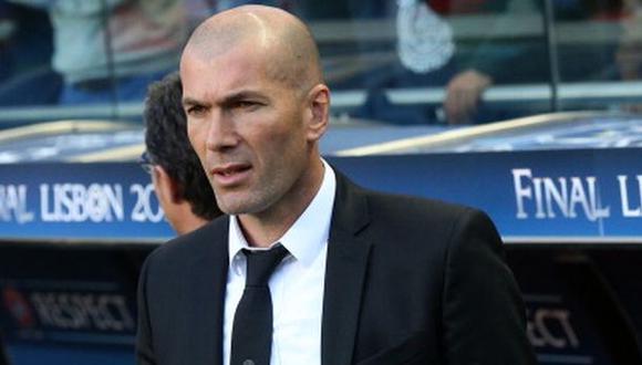 Zidane fue suspendido tres meses por entrenar sin título
