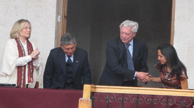 Vargas Llosa inauguró biblioteca que tendrá sus libros donados - 4