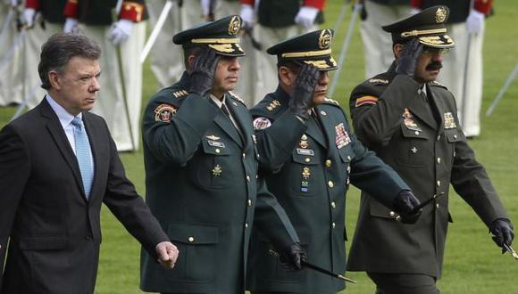 Santos ordena investigar corrupción en el ejército