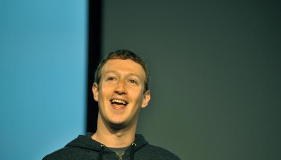 Una foto de  Mark Zuckerberg  con demasiado protector solar fue tendencia en redes sociales. (Foto: Josh Edelson / AFP)