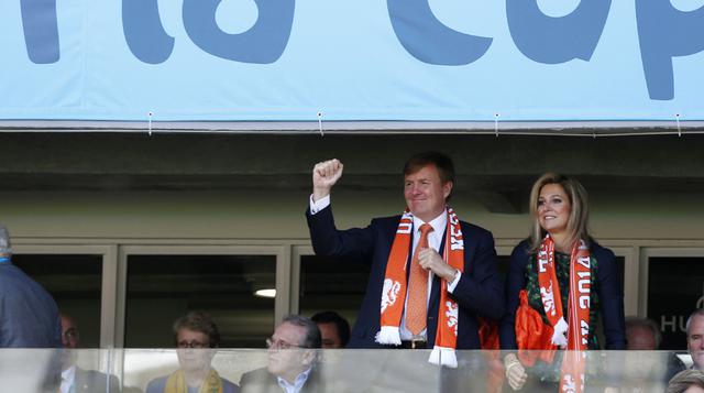 Los reyes de Holanda festejaron el triunfo de su selección - 1