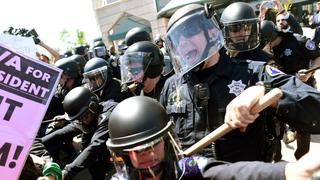 Violencia se desata en protesta contra Donald Trump [FOTOS]