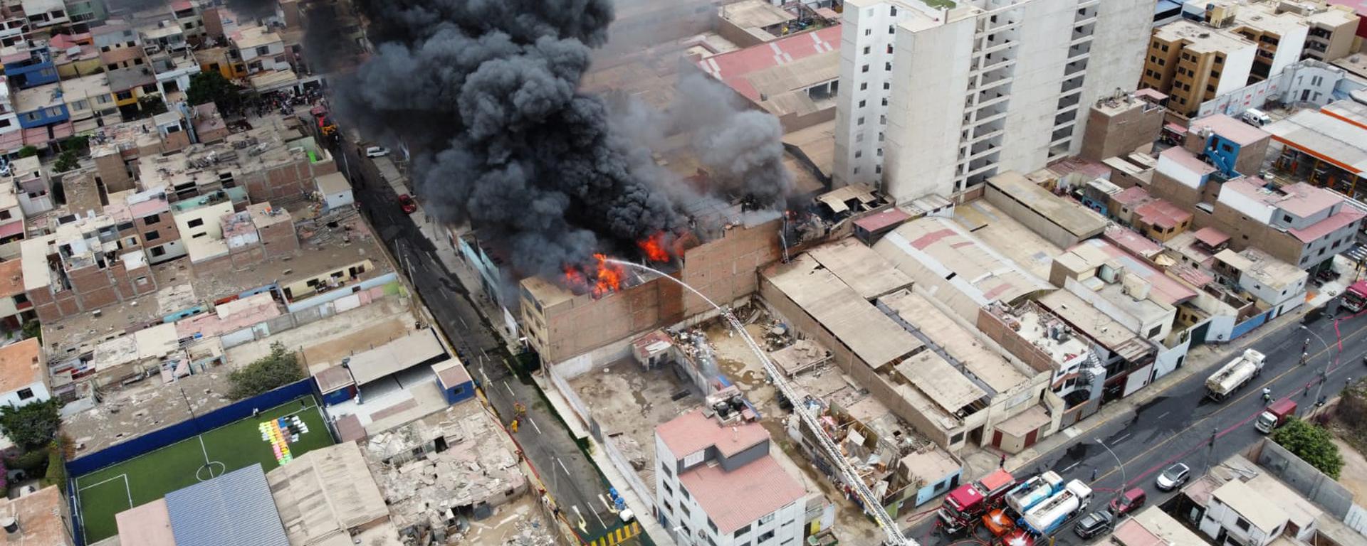 San Miguel: ¿Por qué el incendio en la fábrica de insumos químicos se volvió incontrolable?