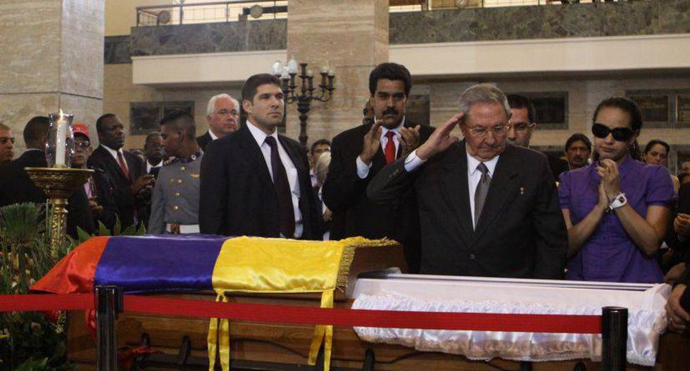 El presidente de Cuba lider&oacute; la primera guardia. (Prensa Palacio de Miraflores)