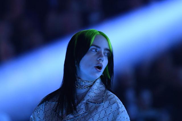 Billie Eilish durante su presentación. (Foto: AFP)