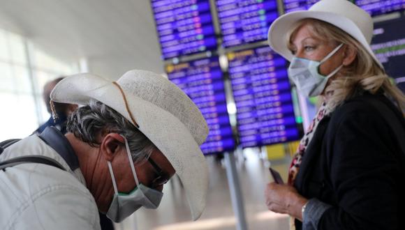 La OMS publicó un documento con recomendaciones para todos los países. La toma de temperatura es lo primordial en la detección de casos de coronavirus. Foto: Reuters