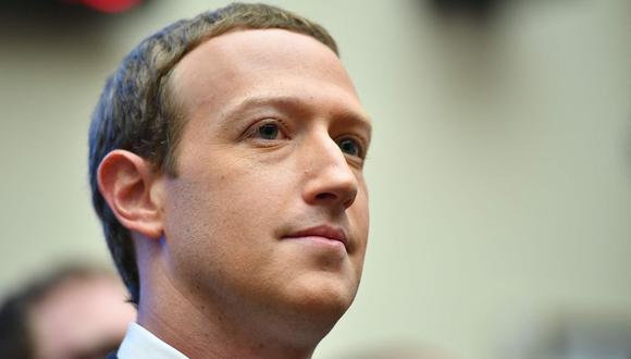 Mark Zuckerberg, el CEO de Facebook, fue acusado junto con su esposa por dos extrabajadores suyos. (Foto de archivo: MANDEL NGAN/ AFP)