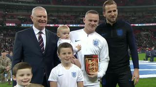 Wayne Rooney y su merecido homenaje de despedida en Wembley | VIDEO