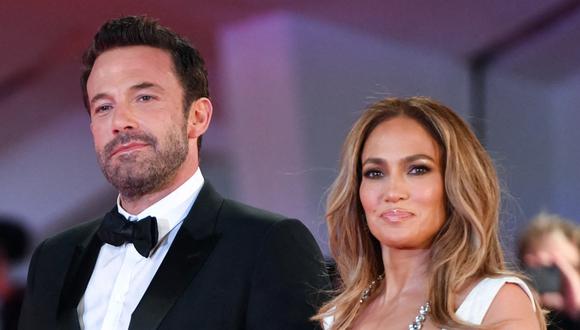 Jennifer Lopez sorprende a sus fans al anunciar su compromiso con Ben Affleck. (Foto: AFP)