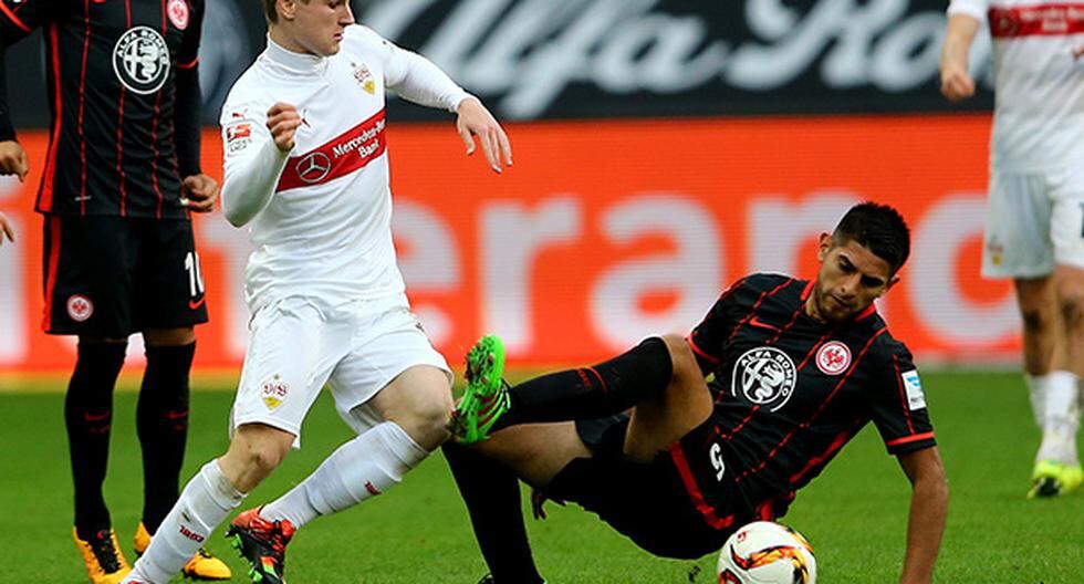 Así fue la expulsión de Carlos Zambrano en el último partido del Eintracht Frankfurt. (Foto: Getty Images)