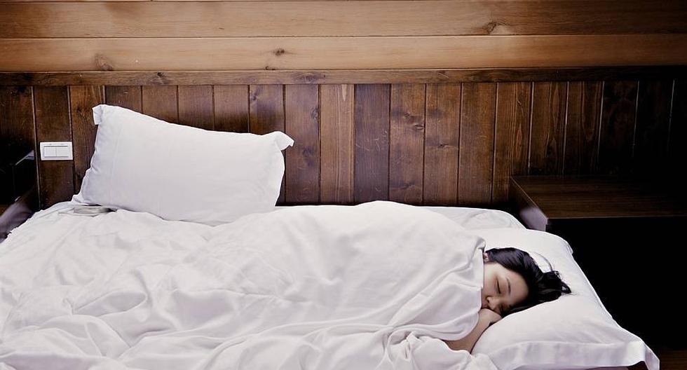 "La exposición a luz artificial durante la noche puede afectar la calidad del sueño, lo que a su vez afecta la alimentación y la actividad física", señaló el reporte. (Foto: Pixabay) | Referencial