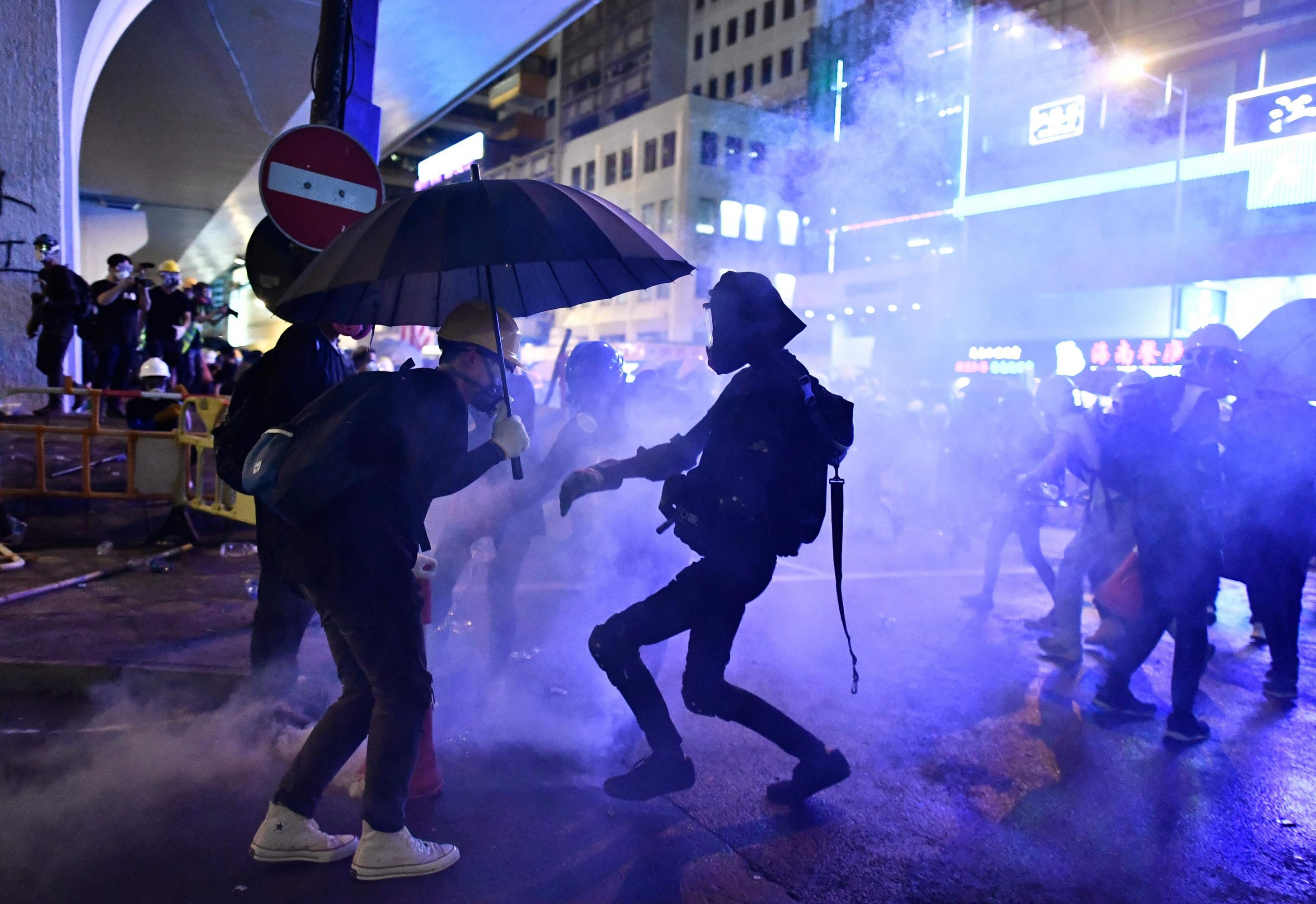 Miles de personas desafiaron en las calles la prohibición impuesta por las autoridades de Hong Kong. (Foto: AFP)