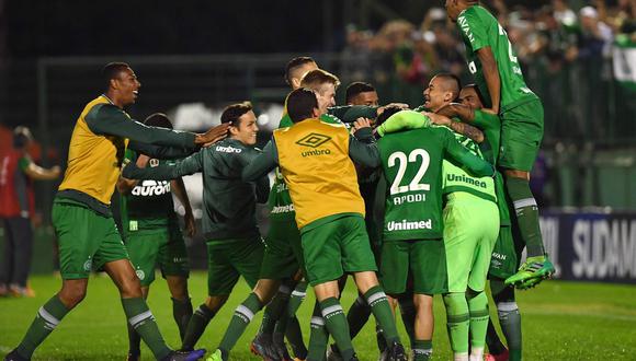 Chapecoense venció en penales a Defensa y Justicia y sigue en la Copa Sudamericana. (Foto: Agencias)