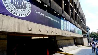 Banco central de Venezuela envía empleados a casa