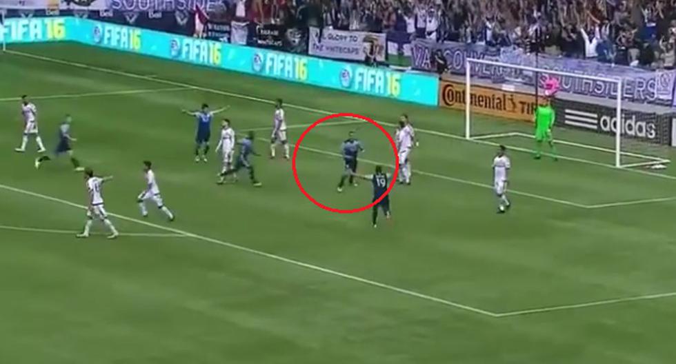 Video de YouTube muestra la graciosa reacción de jugador tras anotar gol de chalaca | Foto: Captura de Video