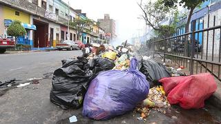 Basura en La Victoria y Comas: hay comida y animales muertos