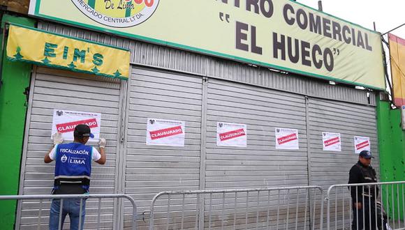 Municipalidad Metropolitana de Lima clausuró el centro comercial El Hueco mientras inspeccionaba la tercera zona de Mesa Redonda (Foto: MML).