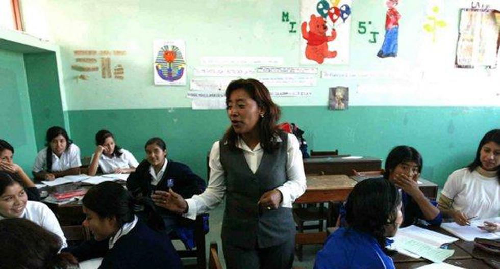 Los profesores contratados que prestan servicio en escuelas públicas recibirán al final del año fiscal una CTS, según el Decreto Supremo 307-2017-EF. (Foto: Andina)