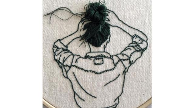 El cabello al viento de los personnajes de sus obras salta de la tela como si fuera 3D. (Foto: Instagram)