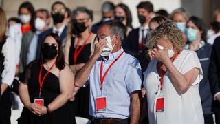 España rinde emotivo homenaje a las víctimas del coronavirus en pleno repunte de la pandemia