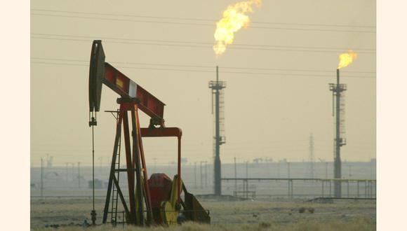 Los precios del petróleo subían el viernes por la continua preocupación por los problemas de suministro de crudo y energía de Rusia. (foto: AFP)