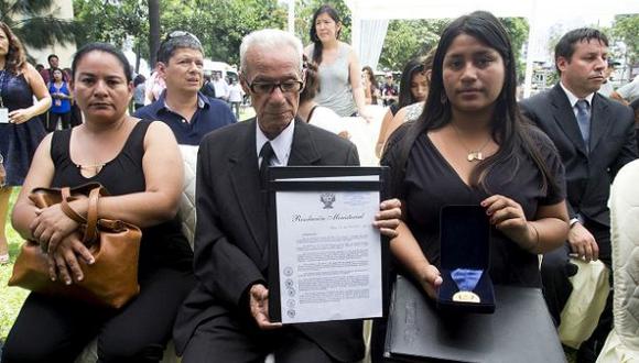 Médico y chofer muertos en huaico son “Héroes de Salud Pública”