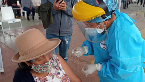 El viceministro de Salud Pública, Gustavo Rosell, remarcó que está garantizada la llegada de vacunas contra el COVID-19 en los siguientes meses. (Foto: Minsa)