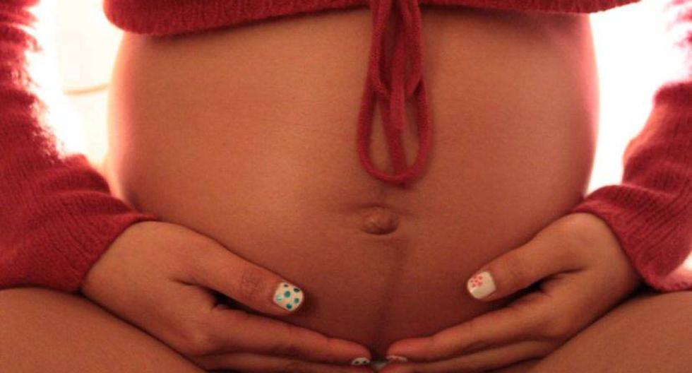 Las mujeres embarazadas deben cuidarse de los medicamentos que toman durante la gestación. (Foto: dhinivh/Flickr)