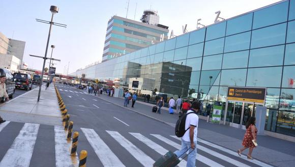 Decenas de personas no pueden viajar debido a la huelga de controladores aéreos a nivel nacional | Foto: Referencial / El Comercio