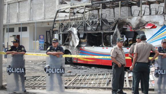 Incendio en bus dejó 17 muertos en el terminal Fiori de San Martín de Porres (Giancarlo Ávila / GEC)
