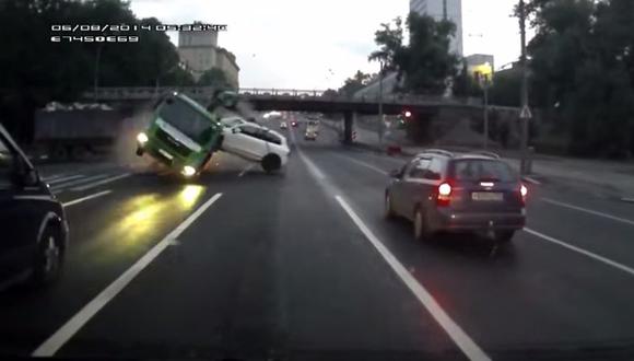 VIDEO: Terrible accidente causado por una grúa