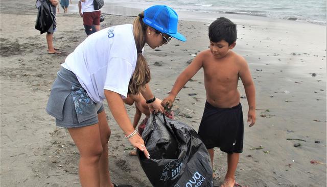 En la tercera fecha de la campaña de “Limpieza de Playas” participaron 40 jóvenes. (Municipalidad de Lima)